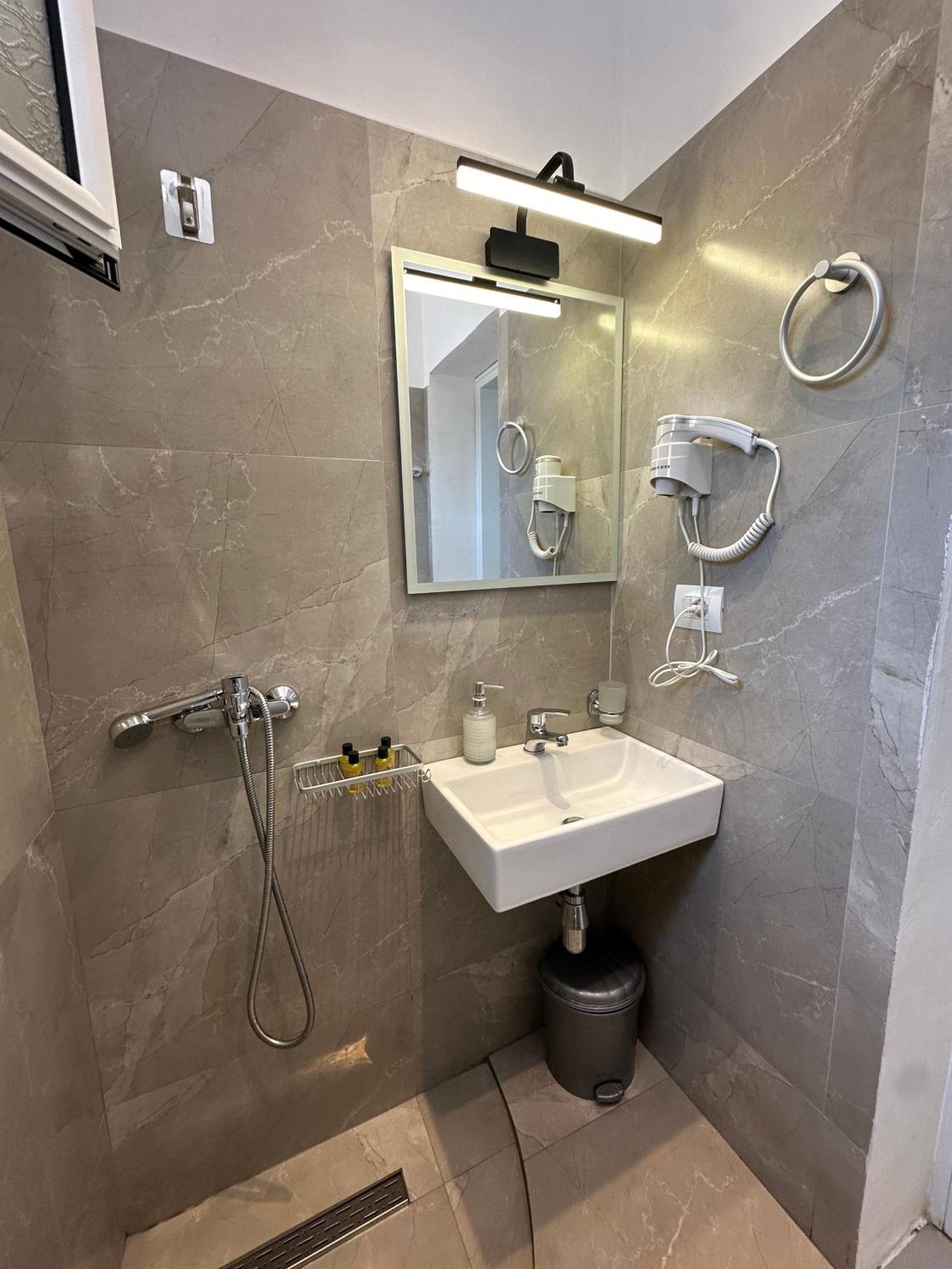 Twins Hotel Ksamil Luaran gambar